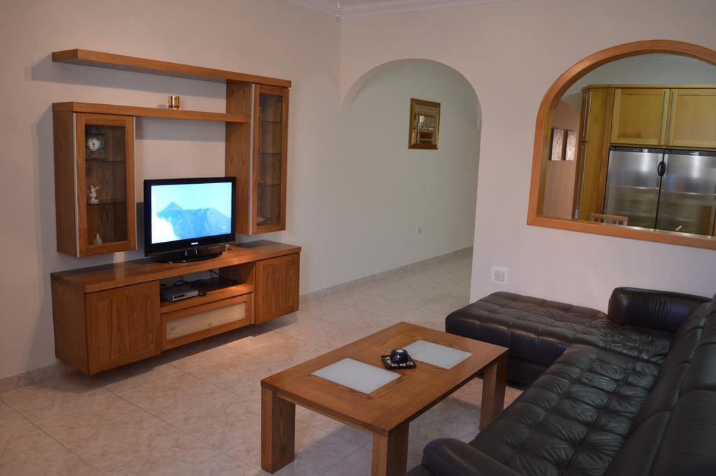 The April Maisonette Marsaskala Exterior photo