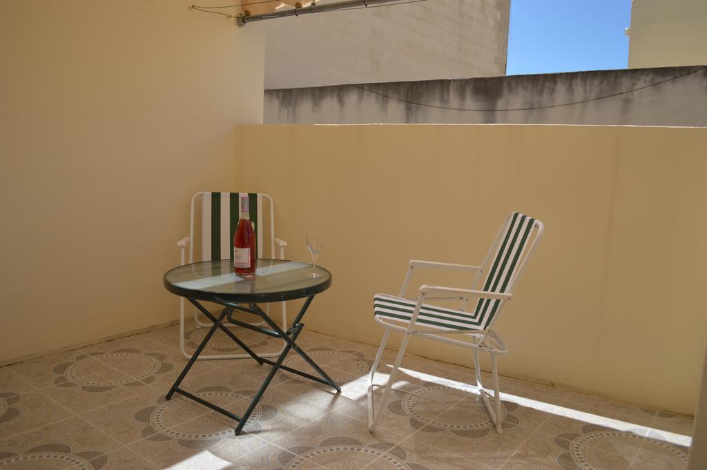 The April Maisonette Marsaskala Exterior photo